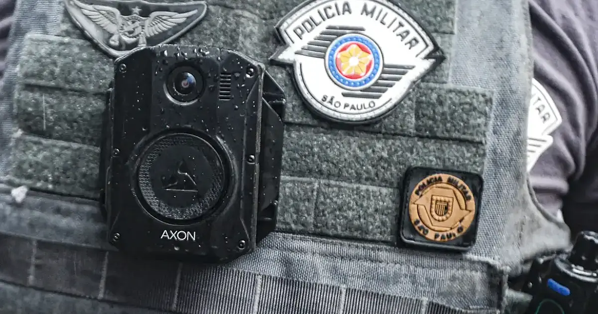 MPRJ cobra uso correto de câmeras corporais por policiais do Rio após falhas em operações e morte de médica
