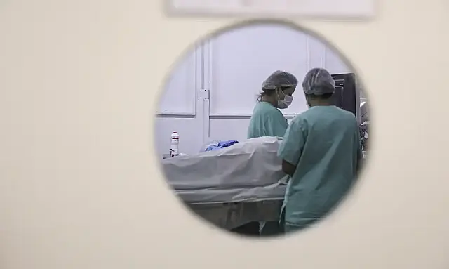 O novo centro de saúde pública de precisão da UFRJ vai ampliar o diagnóstico de doenças raras no SUS e reforçar a pesquisa genética.