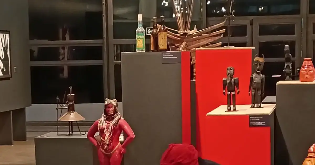 Exposição no Museu Afro Brasil amplia debate sobre Exu e sua presença na cultura afro-brasileira