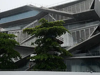 O governo do Rio adia a abertura parcial do MIS em Copacabana, prevista para 26 de março.