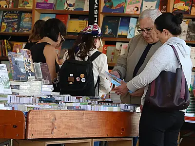 Estudo Panorama do Consumo de Livros aponta 18% da população adulta comprando livros em 2025.
