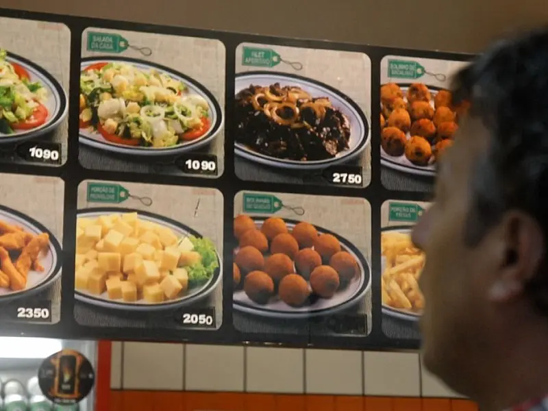 Ultraprocessados preocupam trabalhadores e ampliam pressão por refeições mais saudáveis nas empresas