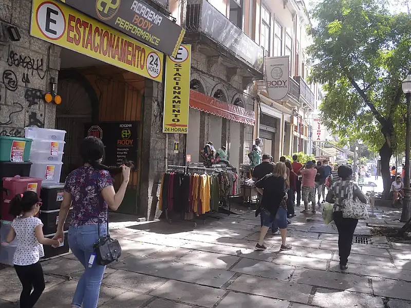 Vendas no comércio crescem 0,4% em janeiro, igualam recorde e indicam retomada do varejo no início de 2026