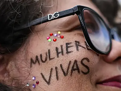 Senado cria Comenda Laço Branco para reconhecer homens e instituições no combate à violência contra a mulher