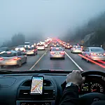 Trânsito lento na subida da serra exige paciência do motorista