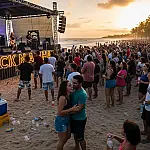 Rock na Ilha: Festival gratuito leva clássicos e fomento cultural à Praia do Perequê neste fim de semana