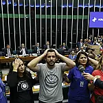 Fim da escala 6x1: Votação é adiada na Câmara e ganha nova data decisiva