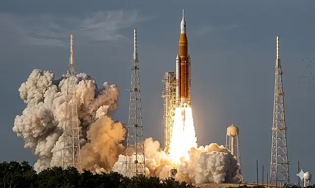 Nasa lança Artemis 2: primeira missão lunar tripulada em mais de 50 anos, com quatro astronautas em viagem de 10 dias ao redor da Lua e novos planos de pouso americano em 2028