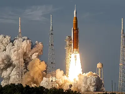 Nasa lança Artemis 2: primeira missão lunar tripulada em mais de 50 anos, com quatro astronautas em viagem de 10 dias ao redor da Lua e novos planos de pouso americano em 2028