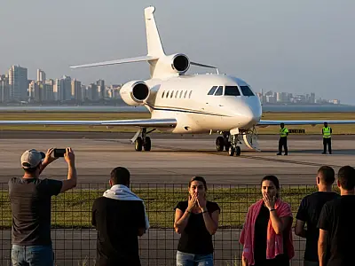 O Dassault Falcon 900LX de Neymar Jr. combina segurança de três motores com luxo intercontinental.