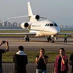 Muito além do luxo: os segredos do jato de R$ 250 milhões que Neymar utiliza no Brasil