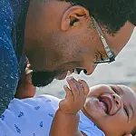 Lula sanciona lei que amplia licença-paternidade para até 20 dias de forma gradual até 2029