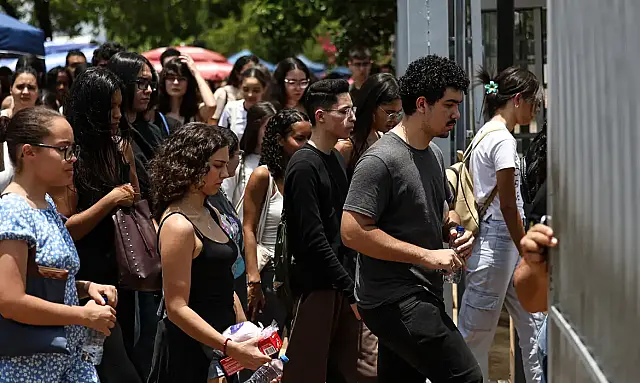 Decreto 12.915 integra Enem ao Saeb para avaliar qualidade do ensino básico.