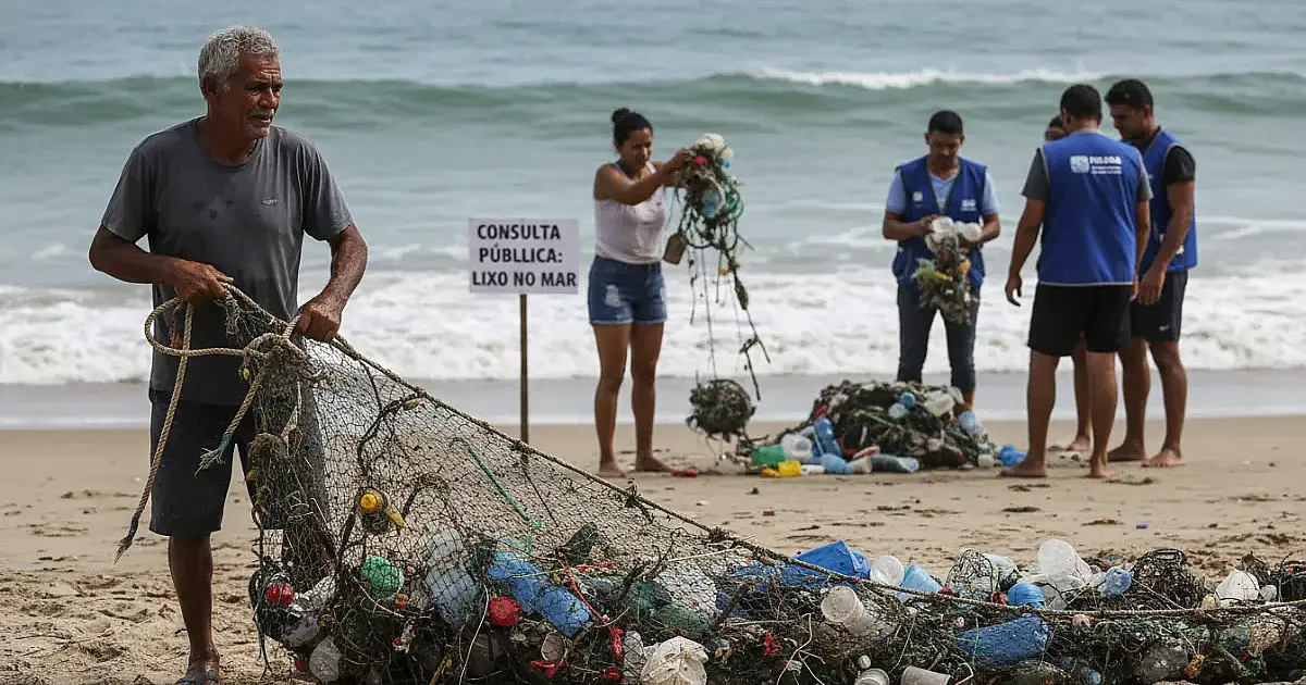 São Paulo lança plano contra lixo no mar para salvar praias e economia do litoral