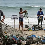 São Paulo lança plano contra lixo no mar para salvar praias e economia do litoral