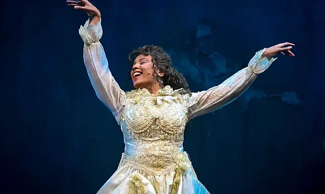 Musical Dom Casmurro reestreia em São Paulo com sessões gratuitas no Itaú Cultural entre 2 e 12 de abril, trazendo uma releitura contemporânea do romance de Machado de Assis.
