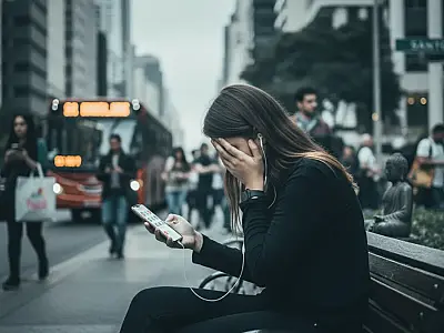 A serenidade interna é um exercício diário de desconexão com o caos externo e reconexão com o presente.