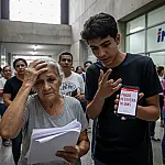 Fila do INSS diminui, mas novas regras impõem "trava" de 30 dias e geram alerta para segurados
