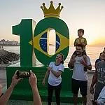 São Vicente veste verde e amarelo: Píer do Pelé entra no clima da Copa do Mundo de 2026