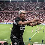 Hélio dos Anjos detona postura do Náutico em clássico e rejeita aplausos: "Não merecemos"