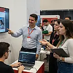 Santander abre mais de 340 vagas de emprego; veja cargos e como se inscrever em Santos e região
