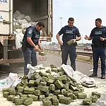 PF intercepta caminhão e apreende mais de uma tonelada de maconha escondida em carga de fécula