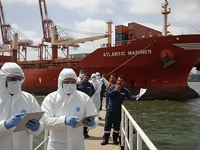 Terminal portuário em Santos mantém monitoramento rigoroso de embarcações estrangeiras para evitar riscos biológicos.
