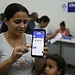 Bolsa Família: Atualização do aplicativo permite consultar motivos de bloqueio e evitar filas no CRAS