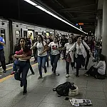 Pânico na CPTM: passageiros relatam tiros e correria em estação de Santo André