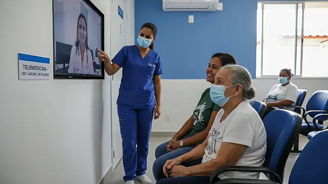 A nova sala de telemedicina da USF Jardim Las Palmas integra tecnologia e saúde pública em Guarujá.