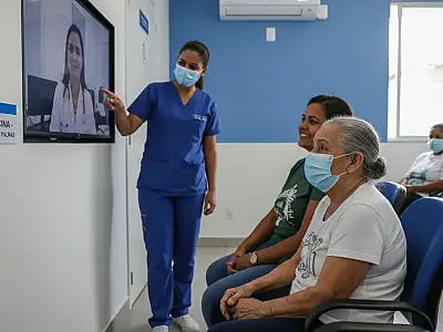 A nova sala de telemedicina da USF Jardim Las Palmas integra tecnologia e saúde pública em Guarujá.