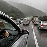 Trânsito na Anchieta e Imigrantes: Lentidão assustadora trava subida da serra nesta segunda