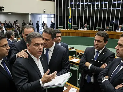 O Senado Federal inicia a fase decisiva de tramitação da proposta que altera a jornada de trabalho no Brasil.
