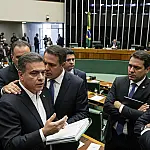 Governistas cercam relatoria no Senado para acelerar PEC