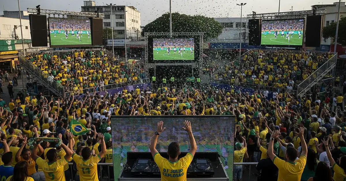 Guarujá cria 'Fan Zone' na Praça 14 Bis com telões e DJ para jogo do Brasil