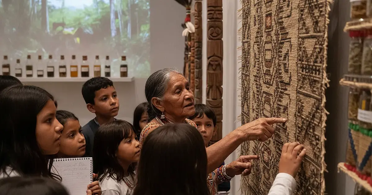 Muito além dos livros: mostra em SP revela como povos indígenas ensinam através da vida e da espiritualidade