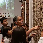 Muito além dos livros: mostra em SP revela como povos indígenas ensinam através da vida e da espiritualidade