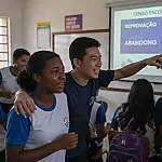 Brasil registra queda histórica em reprovação e abandono no ensino médio