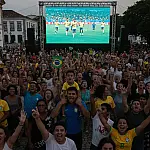 São Vicente cria 'Arena' na Vila para transmitir jogos da Seleção Brasileira com telão e gastronomia