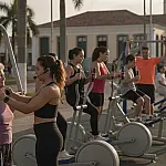 Guarujá inaugura academia gratuita com instrutores na Praça 14 Bis; veja como participar