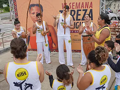 Praça da Liberdade Zumbi dos Palmares reuniu coletivos e empreendedoras durante a Semana Tereza de Benguela em Praia Grande.
