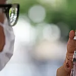 Anvisa determina atualização de vacinas contra a Covid-19 para conter novas variantes