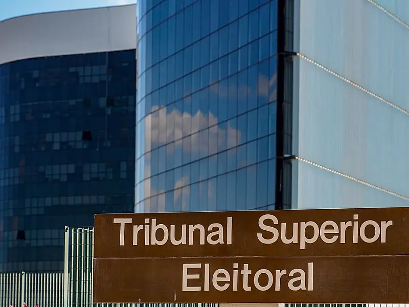 TSE sela pacto com gigantes da tecnologia para blindar eleições de 2026 contra fraudes de IA