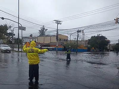 Chuvas intensas e temporais de granizo castigam municípios do Rio Grande do Sul, forçando decretação de emergência.