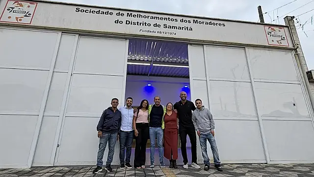 Deputado federal Paulo Alexandre Barbosa anuncia investimentos de R$ 3 milhões ao lado de lideranças de São Vicente.