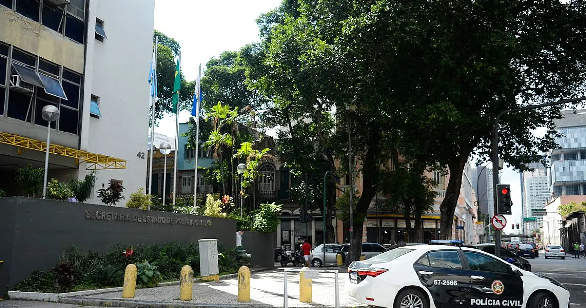Operação contra desvio de combustível fecha "biqueira" e prende seis na Baixada Fluminense