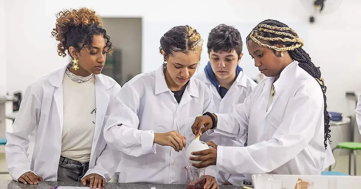 Bolsa Estágio SP abre inscrições para estudantes da rede estadual com auxílio financeiro