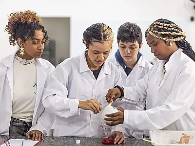 Estudantes da rede estadual de São Paulo agora contam com novas oportunidades de estágio remunerado através do Bolsa Estágio.