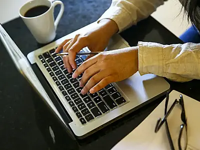 Capacitação digital promovida pela ONU Mulheres visa a inclusão de mulheres em situação de vulnerabilidade.