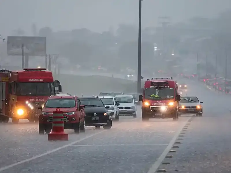 Alerta de temporal em SC: Ciclone extratropical provoca fortes chuvas e ventanias